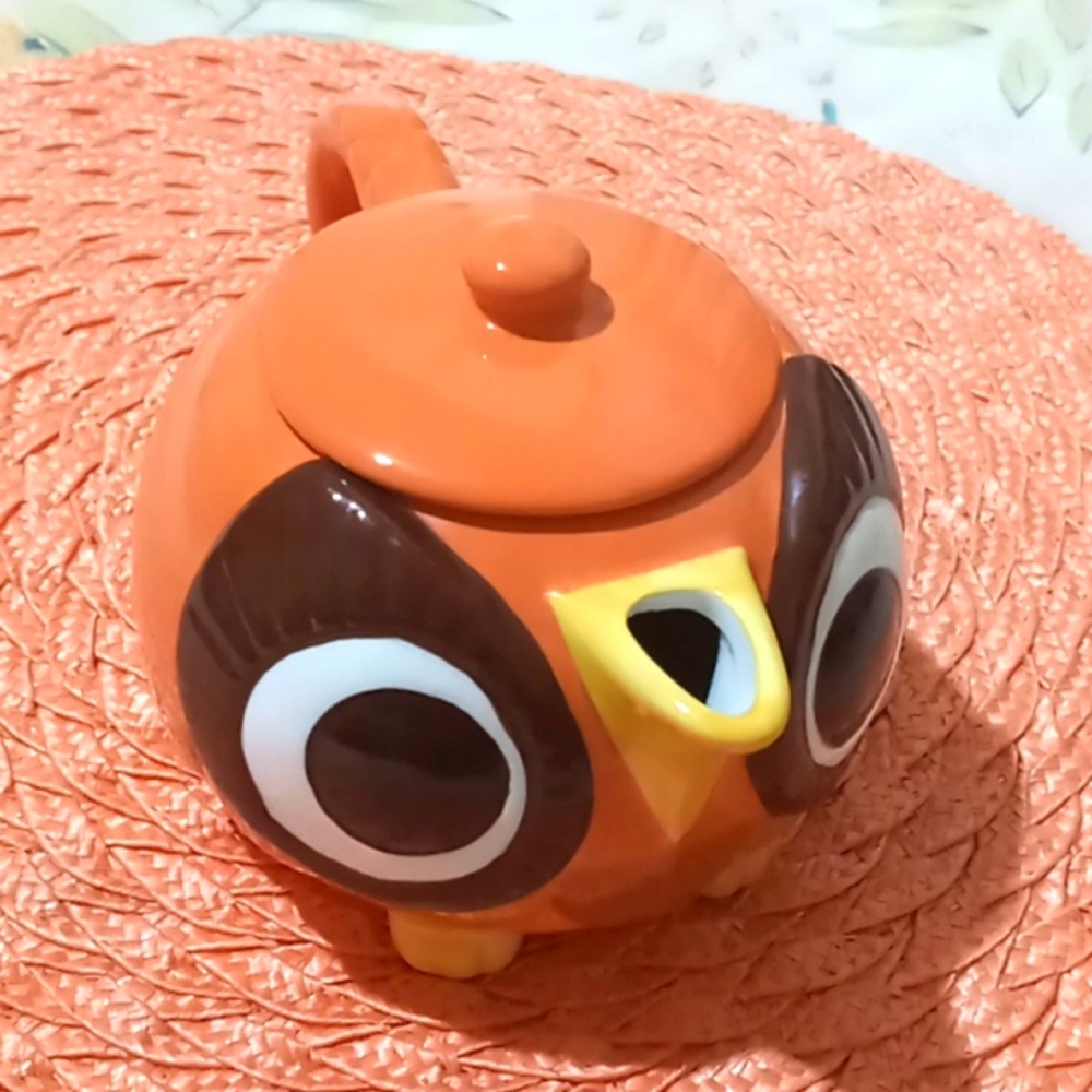 CERAMIC MESA OWL DECORATIVE TEAPOT